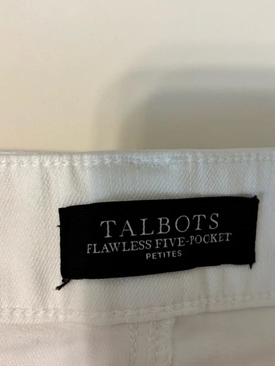 TALBOTS Boyfriend White Cuffed Shorts Size 12P - Picture 6 of 6